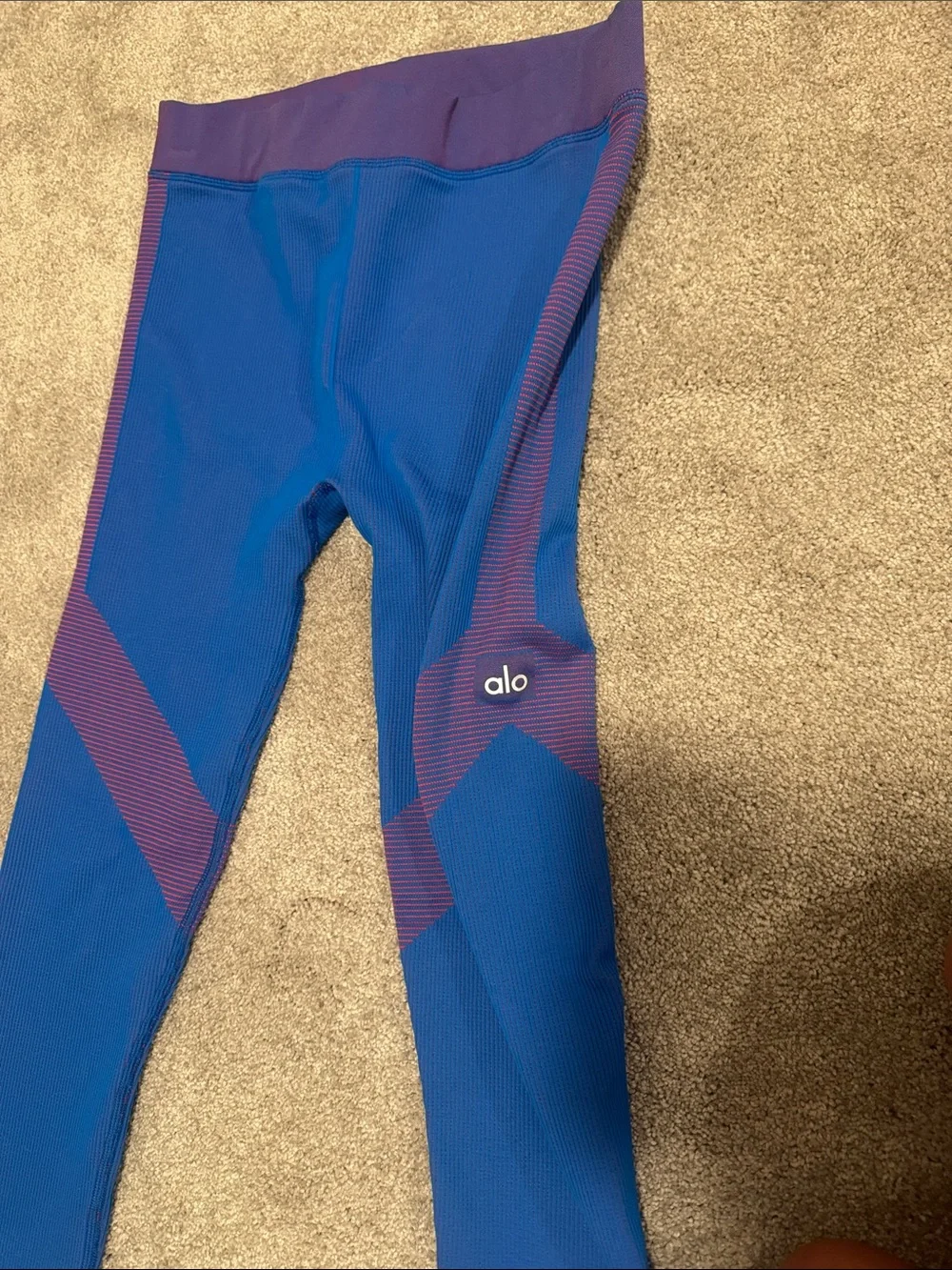 ALO Yoga Blue Leggings with red Accents